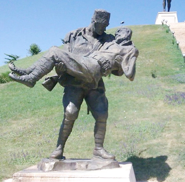 Beyşehir’e Şehit Baba ve Oğul Anıtı