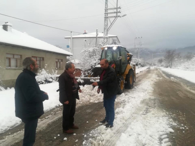 Akşehir Belediyesinden Kar Temizliği Çalışmaları