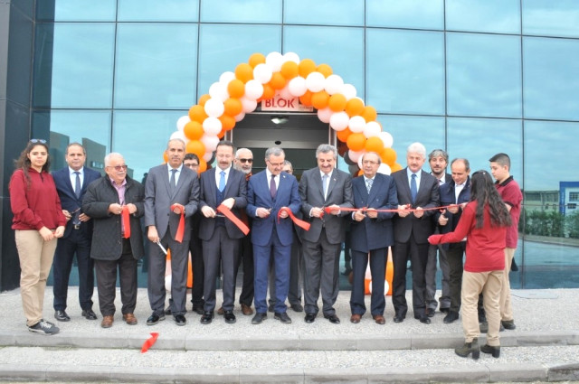 Konya Osb’deki Meslek Lisesinin Atölye Binasi ve Spor Salonu Açıldı