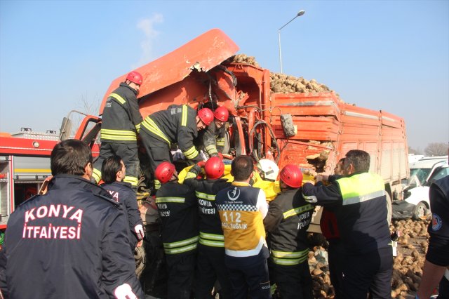 Güncelleme 2 – Konya’da Zincirleme Trafik Kazaları: 1 Ölü, 7 Yaralı