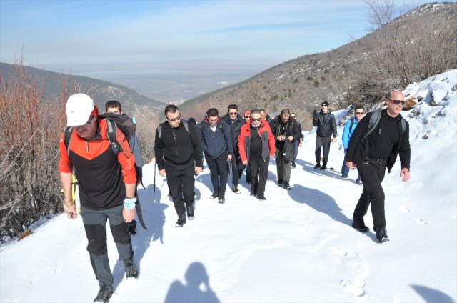 Vali Toprak, Akşehir’de Doğa Yürüyüşüne Katıldı