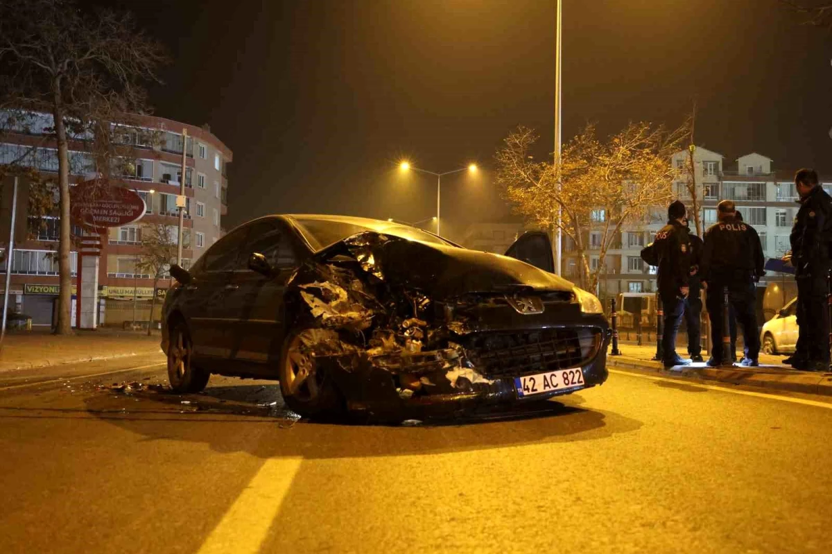 Konya’da Alkollü Şoför Park Halindeki Arabaya Çarptı