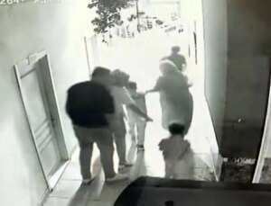 Konya’da Düğün Salonunda Çocuğunu Havaya Kaldıran Baba Gözaltına Alındı