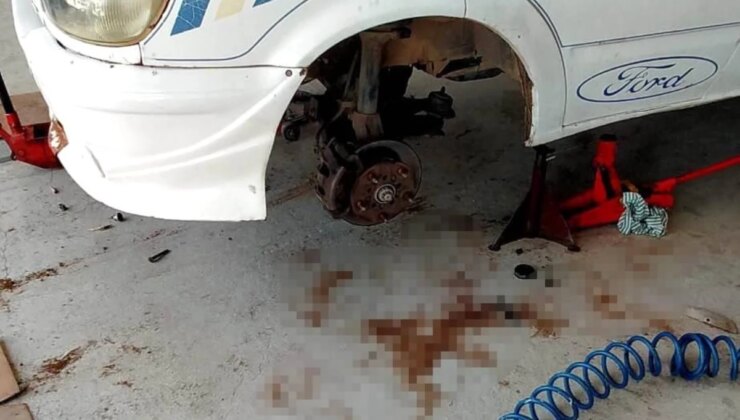 Konya’da oto tamircisinin üzerine araç düştü