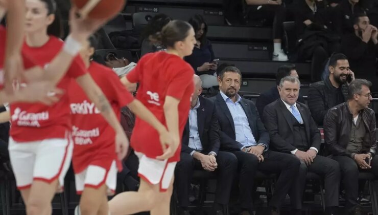 A Ulusal Bayan Basketbol Kadrosu’ndan Romanya’ya Farklı Galibiyet