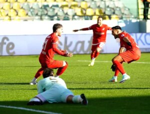 Esenler Erokspor ve Çorum FK 2-2 Berabere Kaldı